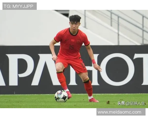 中国足球球星闪耀赛场精彩破门引爆全场激情